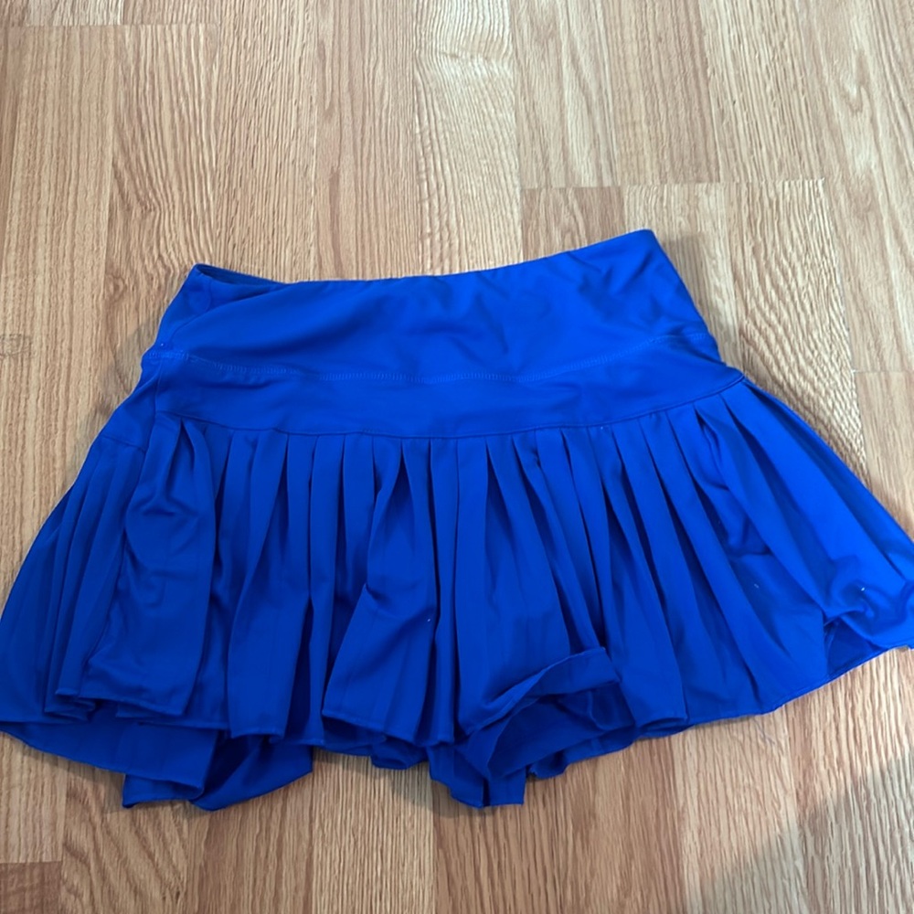 Gold hinge skirt